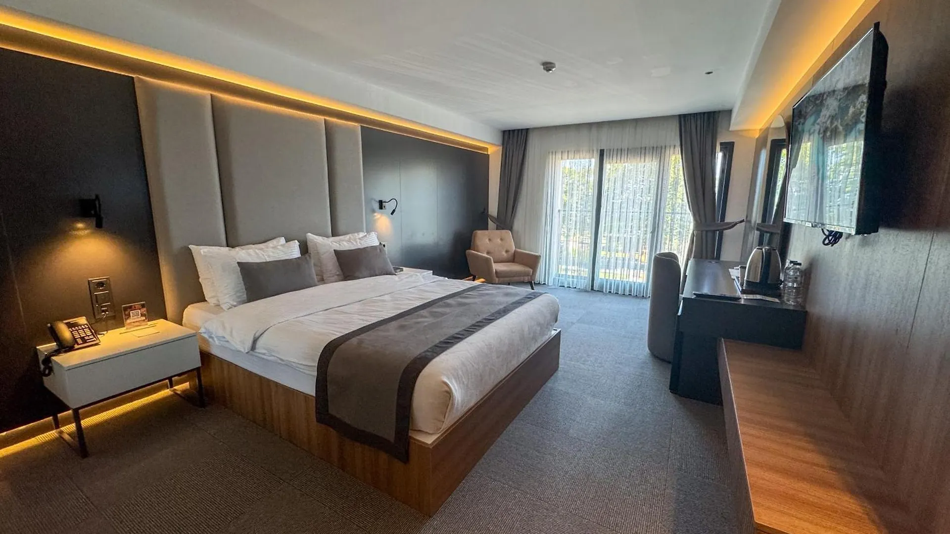 Sera Lake Center Hotel ترابزون